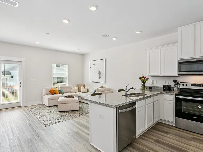 9536 Nature Creek Cir — Photo 5