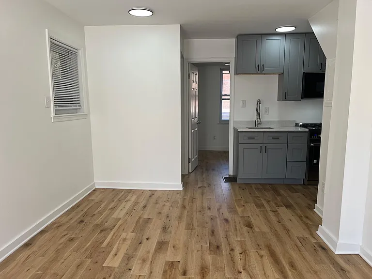 4081 Spring Garden St #4 — Photo 3
