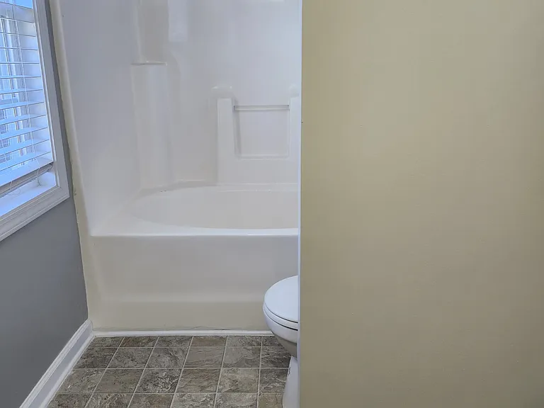 43 Derby Ln — Photo 22