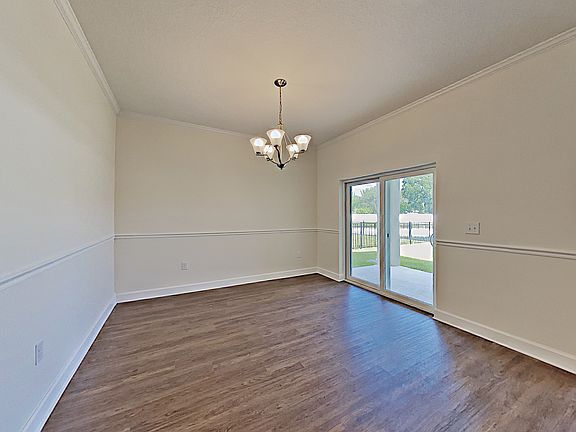 5th image of 335 Pine Terrace Dr