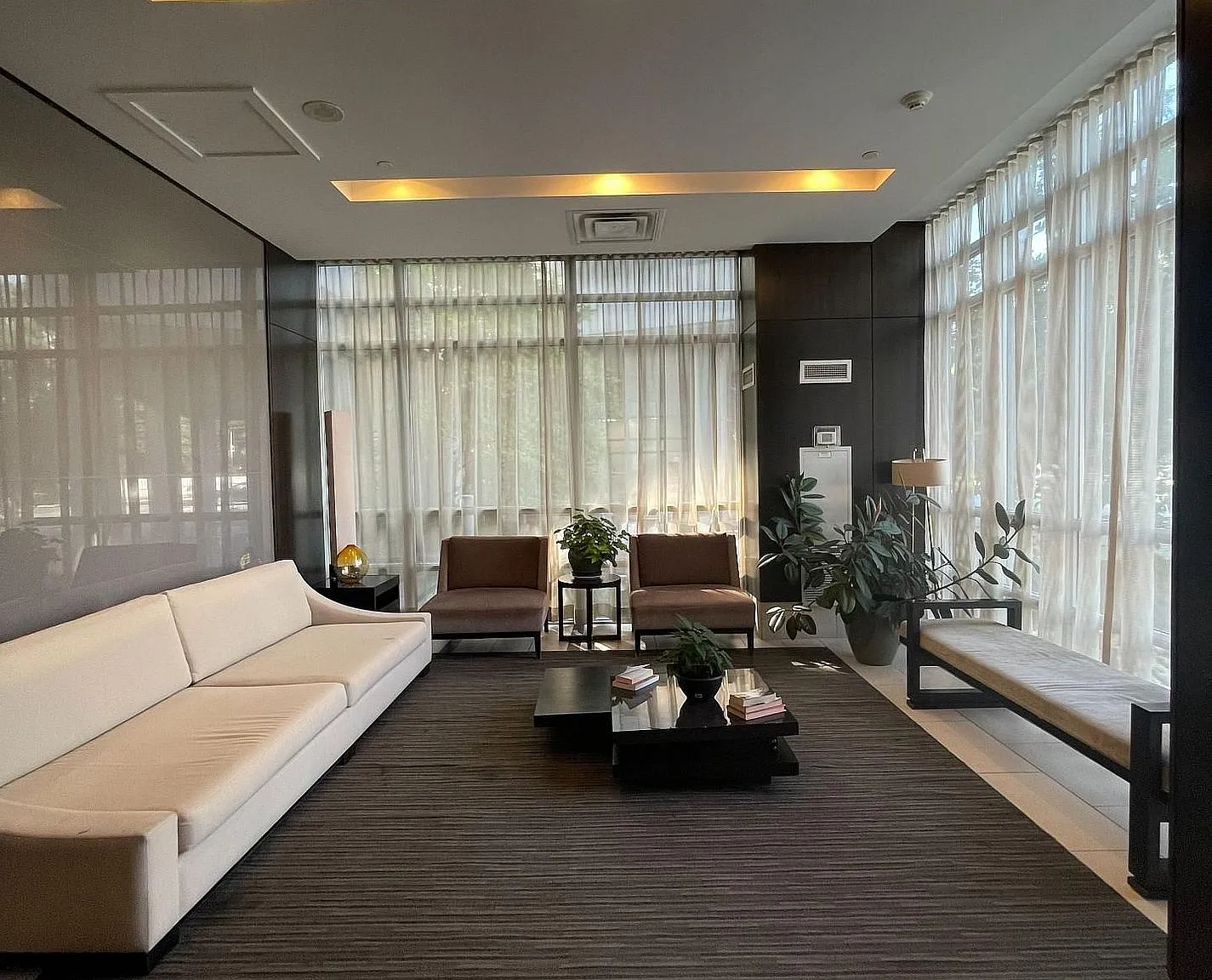 1 bed, $2,100 — Photo 3