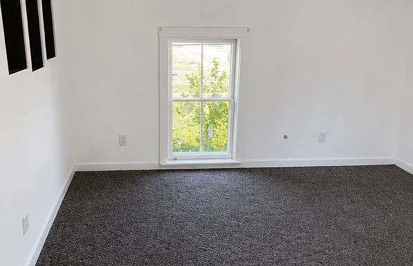 36 Oak St #B — Photo 3