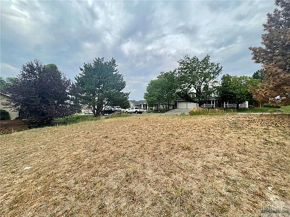 3rd image of 3015 Reimers Park Dr