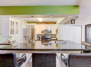 10390 Fairway Rd, Pembroke Pines, FL 33026