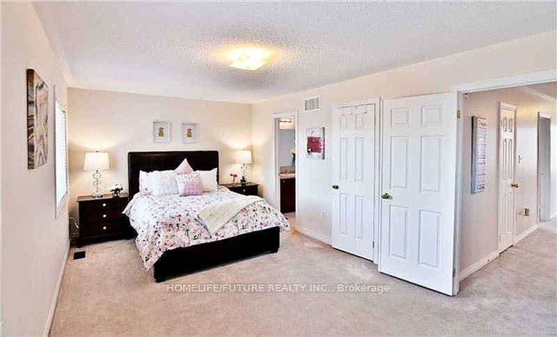 Toronto House for rent - 4 Bedrooms — photo 12