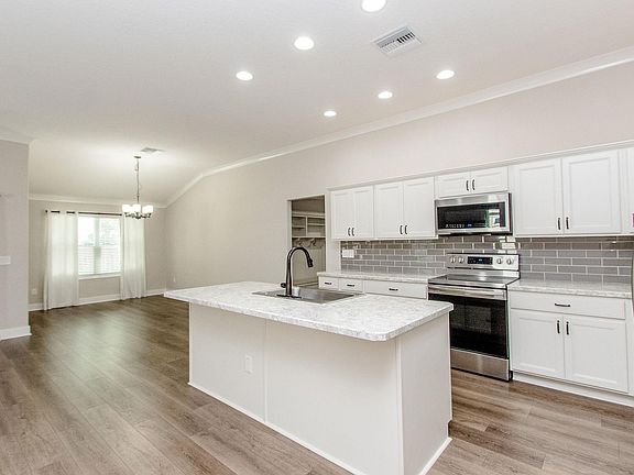 3rd image of 3352 Boyd Cir