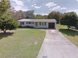 2318 W Magnolia Rd, Deland, FL 32724