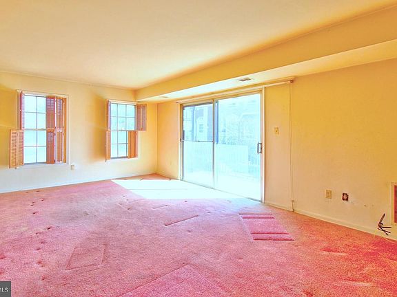 4th image of 7856 Lakecrest Dr