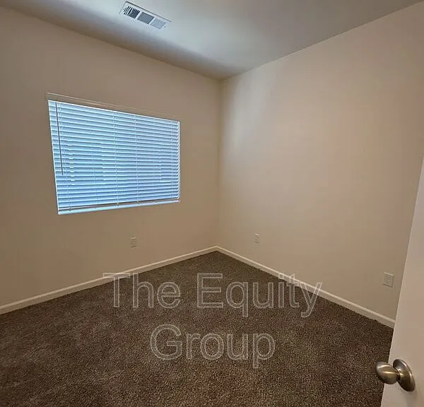 733 S Pinkham #102 — Photo 21