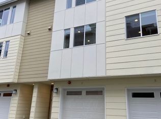 18016 12th Ave NE #F, Seattle, WA