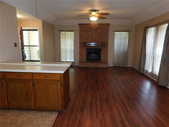 4th image of 5208 Yucca Dr