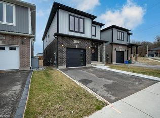 904 Chapel Hill Ct, Kitchener, ON N2R0P4