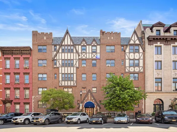 1015 Washington Street image 1 of 18