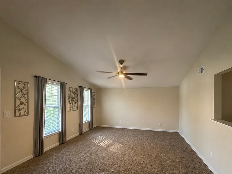 886 Balkin Ct — Photo 2