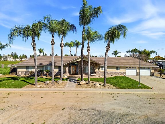 2nd image of 2702 E Goshen Avenue