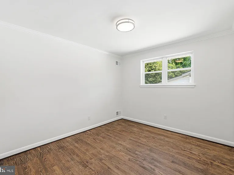 9831 Singleton Dr — Photo 20