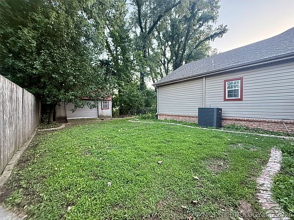 4th image of 1409 W Quinton St