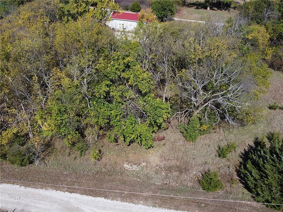 2nd image of 45 Illinois Dr