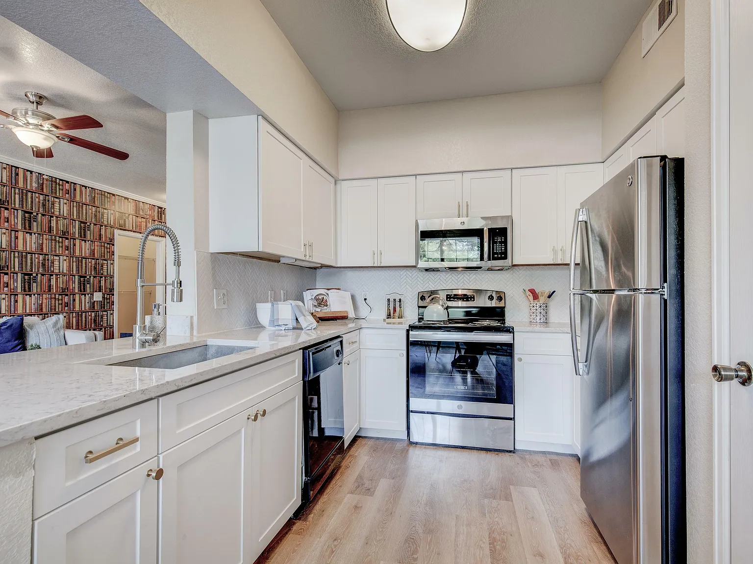 Westcliff — Photo 1