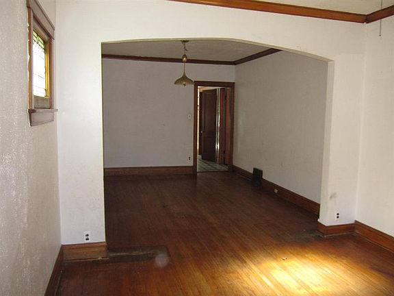 5th image of 2212 Kenilworth Ave