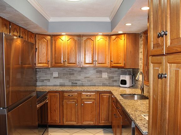 2nd image of 18 Knollwood Rd
