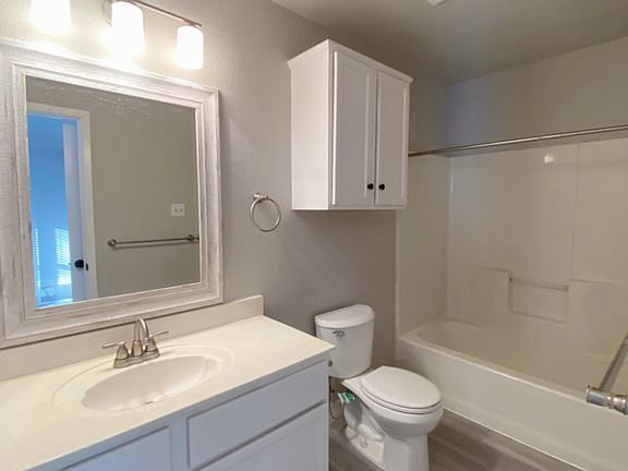 3rd image of 8129 Julie Ave