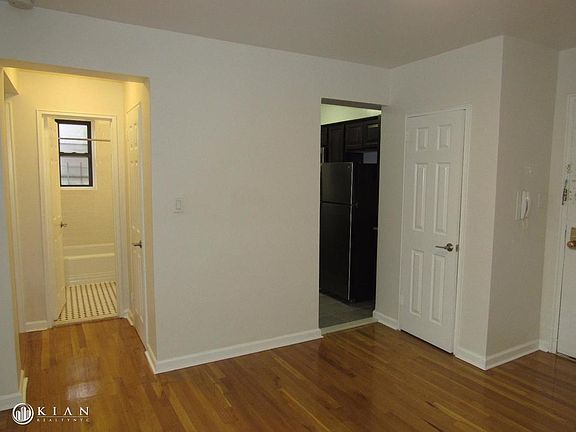 3rd image of 3415 Parsons Blvd APT 7B