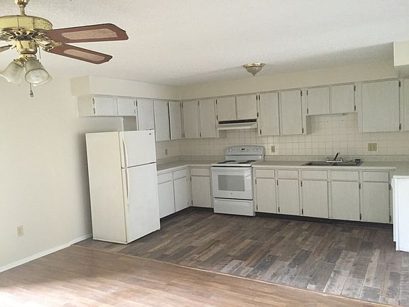 3rd image of 10048 N 52nd St