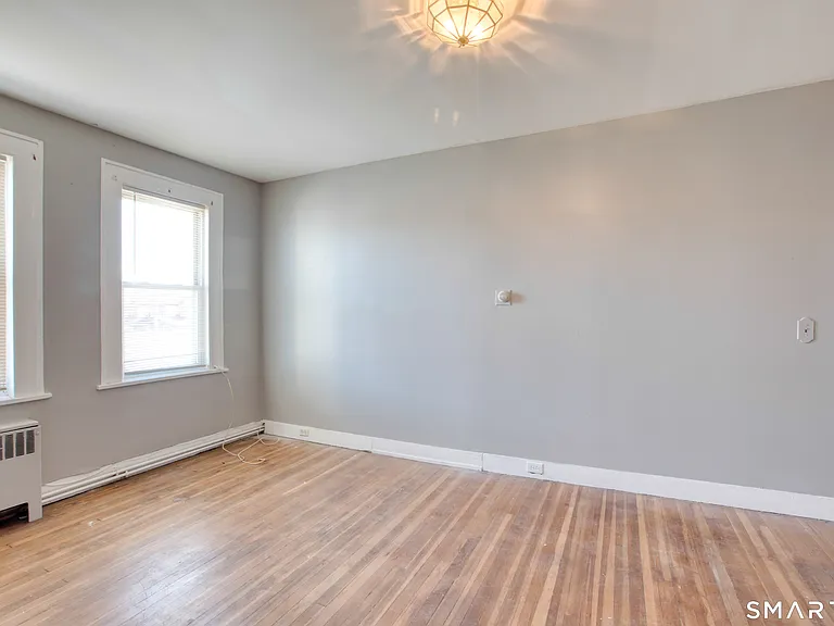 2716 Fairfield Ave #3AF — Photo 6