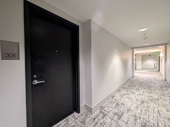 5th image of 1310 NW Naito Pkwy Unit 306