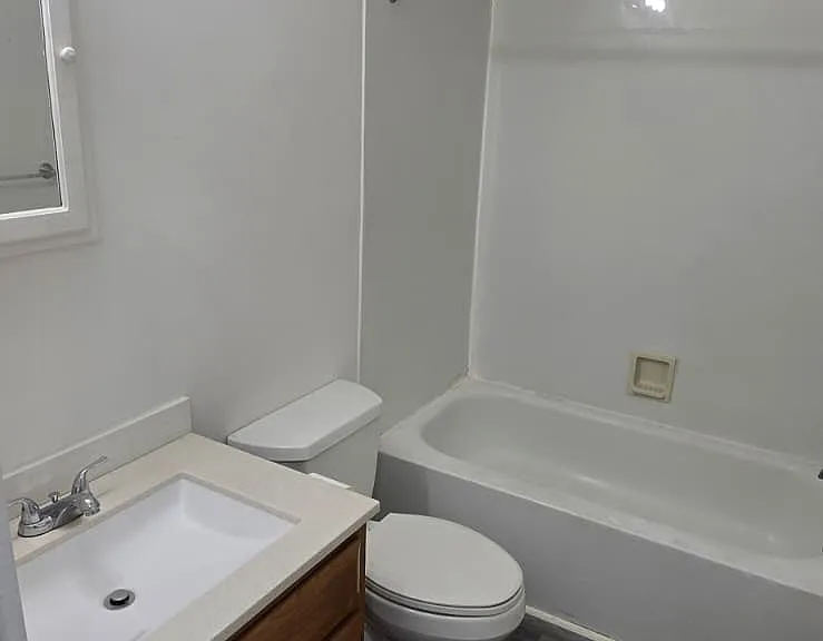 221 N Normal St #B3 — Photo 9