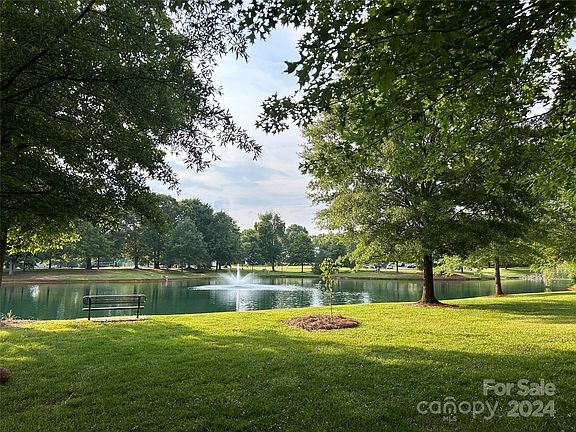 2nd image of 1413 Juniper Hills Ln