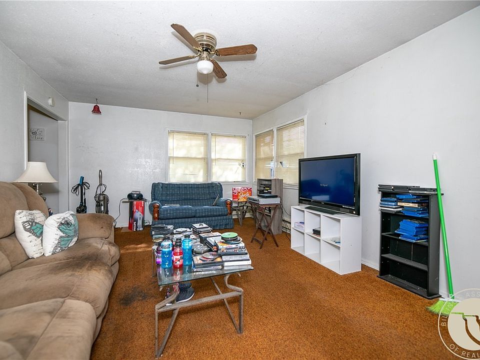 2nd image of 2483 2nd St
