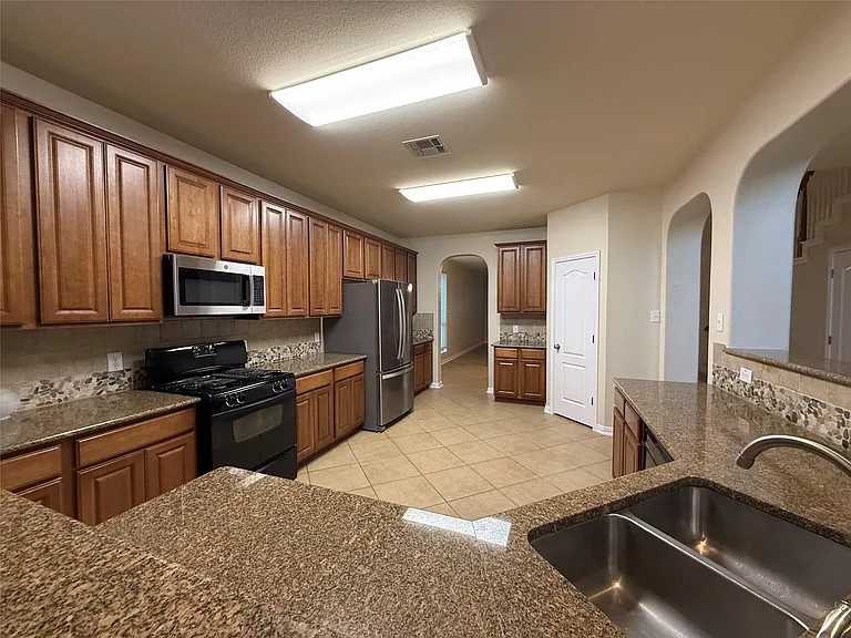 1209 Laurel Oak Trl — Photo 5