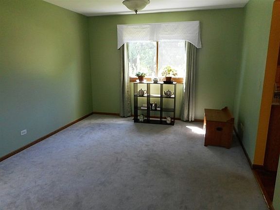 3rd image of 629 Brookdale Dr
