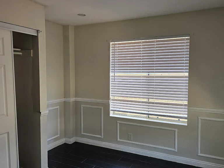 E Mesa Dr — Photo 5
