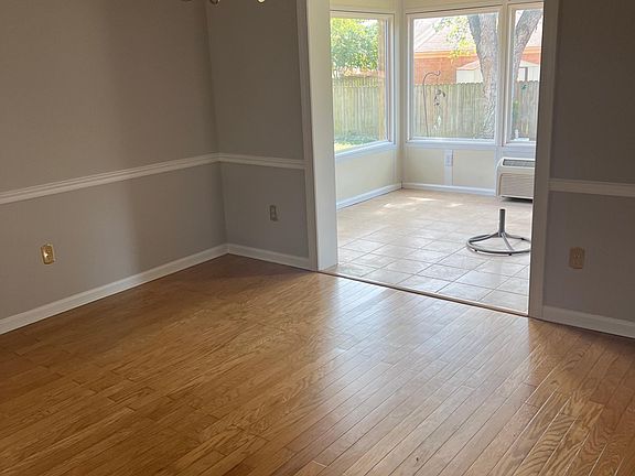 2nd image of 6786 Oak Forest Dr