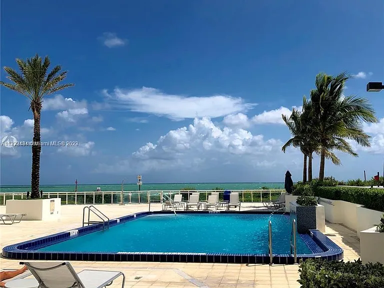 6917 Collins Ave #1204 — Photo 3