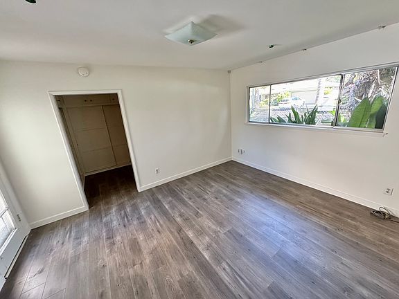 4th image of 8554 Hanna Ave