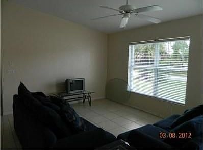 5th image of 1074 SW Spataro Ave