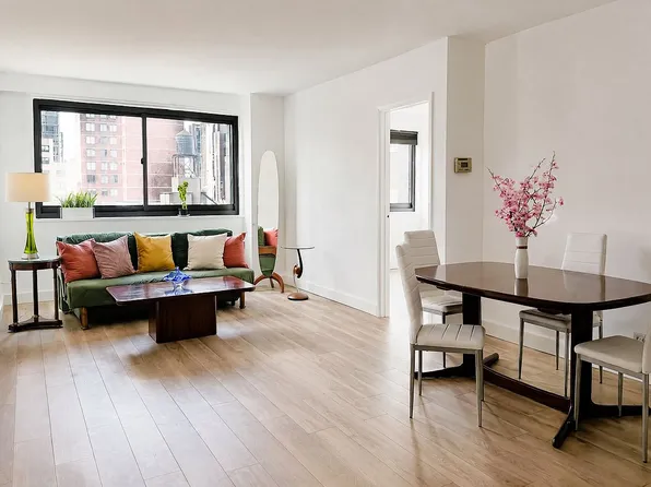 1725 York Ave APT 17G, New York, NY 10128