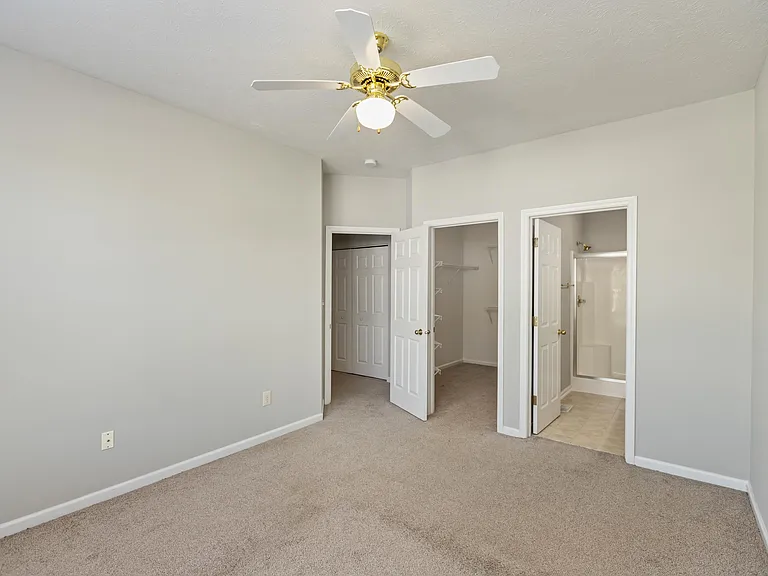 2218 Colfax Ln — Photo 11