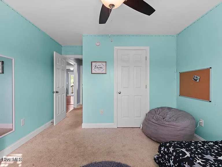 301 Pine Ridge Ln — Photo 15