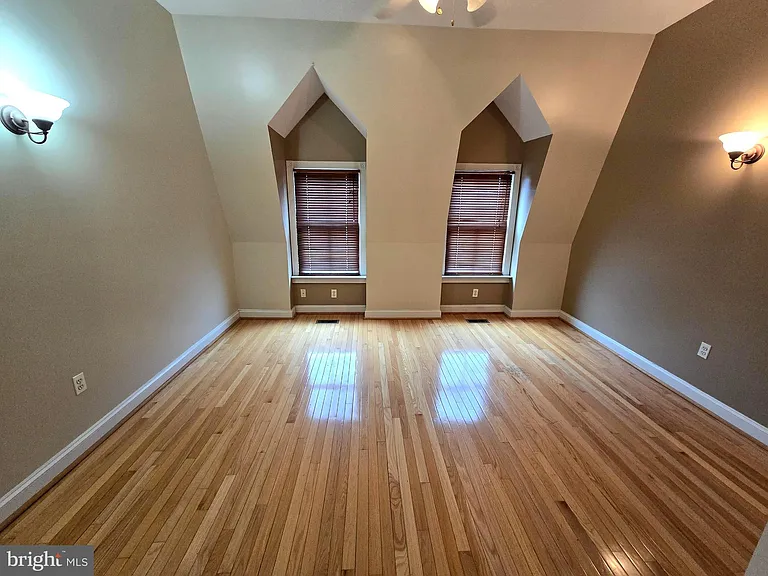 704 S Bond St — Photo 17