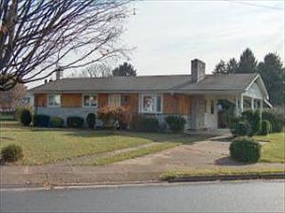 1st image of 1004 Weldon St