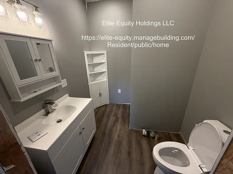 328 N Wayne St — Photo 4
