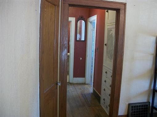 4th image of 818 N 30th St