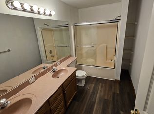 103 E Little St #D, Athens, IL 62613