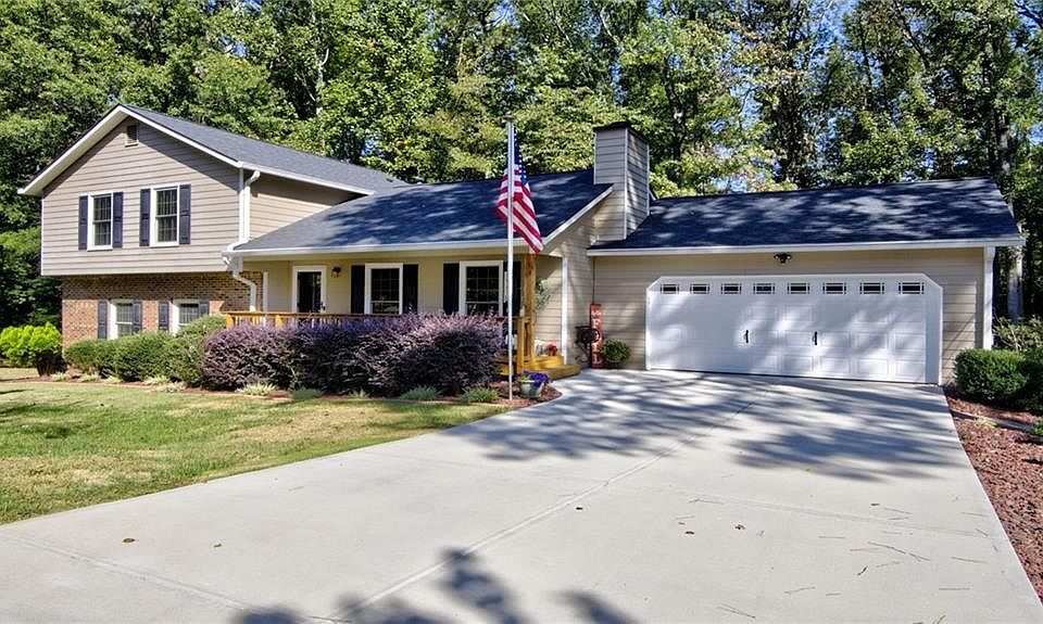 1st image of 2431 Tall Oak Dr