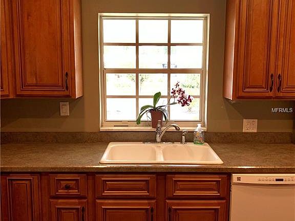 3rd image of 2525 Wilmette Ave